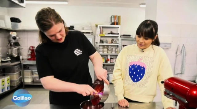 Thank u @galileo @galileortl for visiting our bakery. U can watch us online. 🧁💌.
.
.
#whatdoyoufancylove #fancyberlin #birthdaycakes #birthdaycake #cakesofinstagram